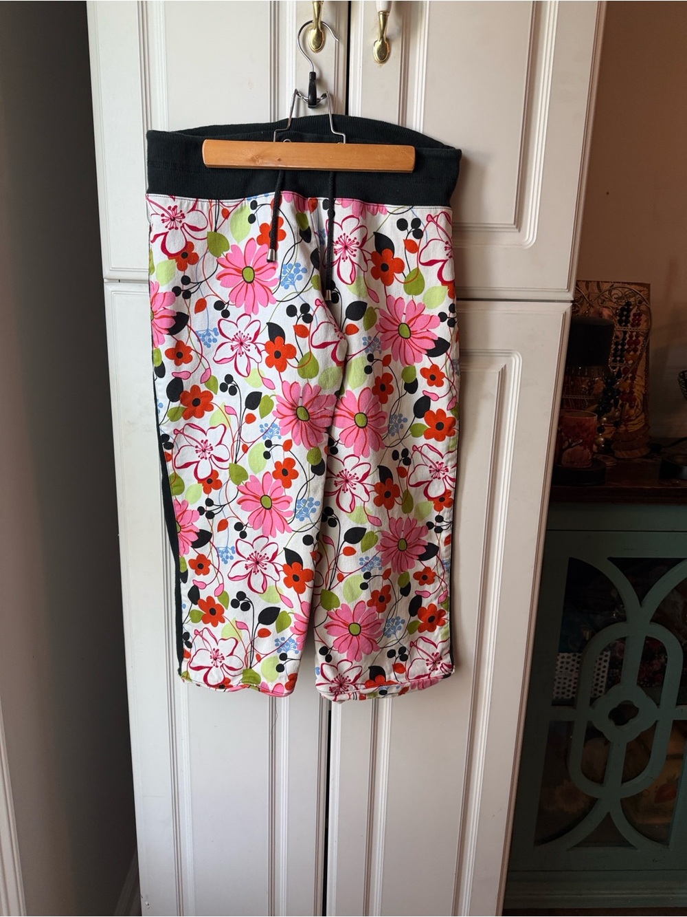 Nilla Sheilds Floral Ankle-Length Lounge Pants in Pink &Black